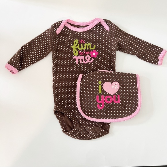 Bundle of 3 Long Sleeve Onesies and Matching Bibs-6 months - Picture 2 of 4